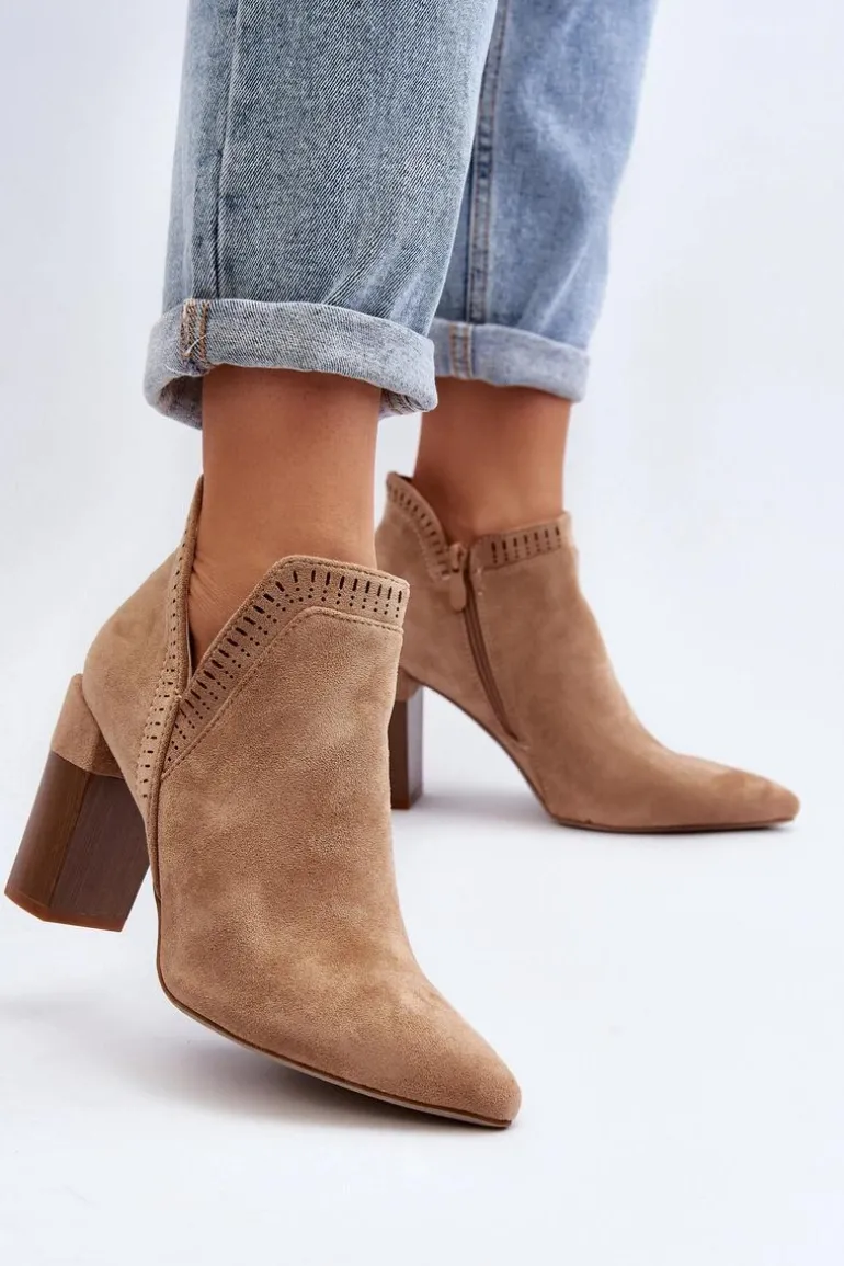 Botki Na Słupku Z Ażurowym Wzorem Beżowe Vailen