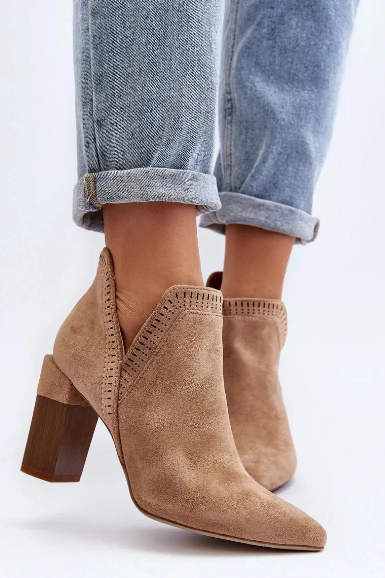 Botki Na Słupku Z Ażurowym Wzorem Beżowe Vailen