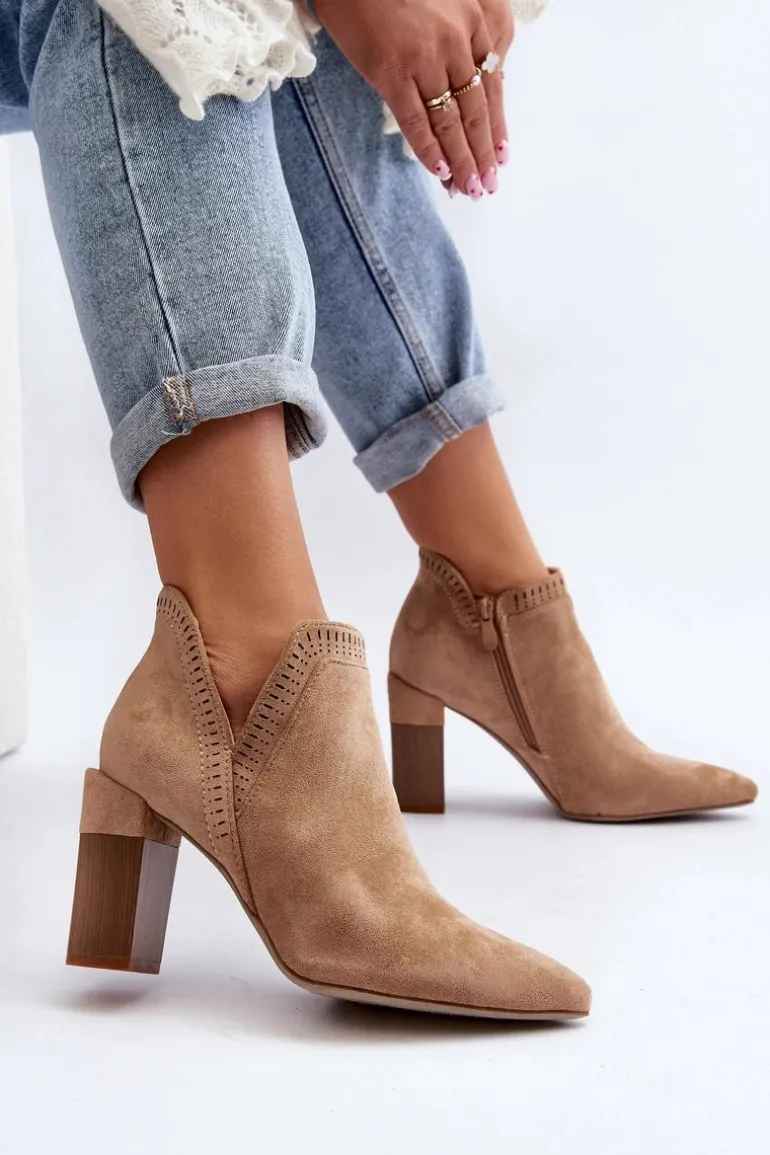 Botki Na Słupku Z Ażurowym Wzorem Beżowe Vailen