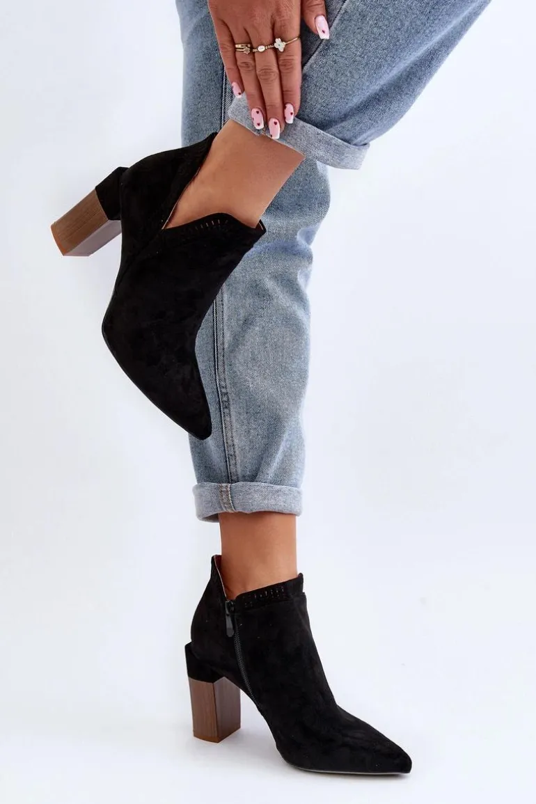 Botki Na Słupku Z Ażurowym Wzorem Czarne Vailen