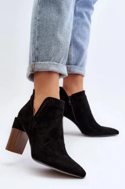 Botki Na Słupku Z Ażurowym Wzorem Czarne Vailen