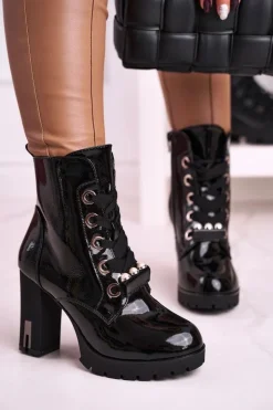 Botki Na Słupku Z Perełkami Czarne Lakierowane Black Mirror