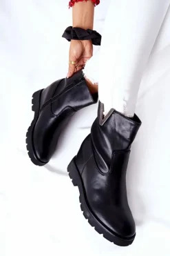 Botki Na Ukrytym Koturnie Z Emblematem Czarne Tivera