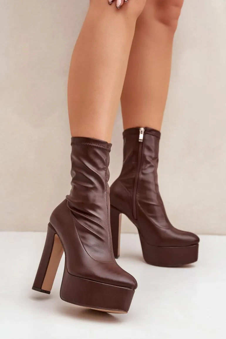 Botki Na Wysokim Obcasie Słupku I Platformie Ciemnobrązowe Tennira