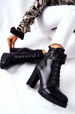 Botki Na Wysokim Słupku Czarne Wiązane Fasha