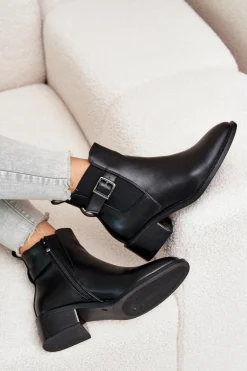 Botki Sztyblety Damskie Na Niskim Obcasie Ze Złotą Klamrą Czarne Vomera