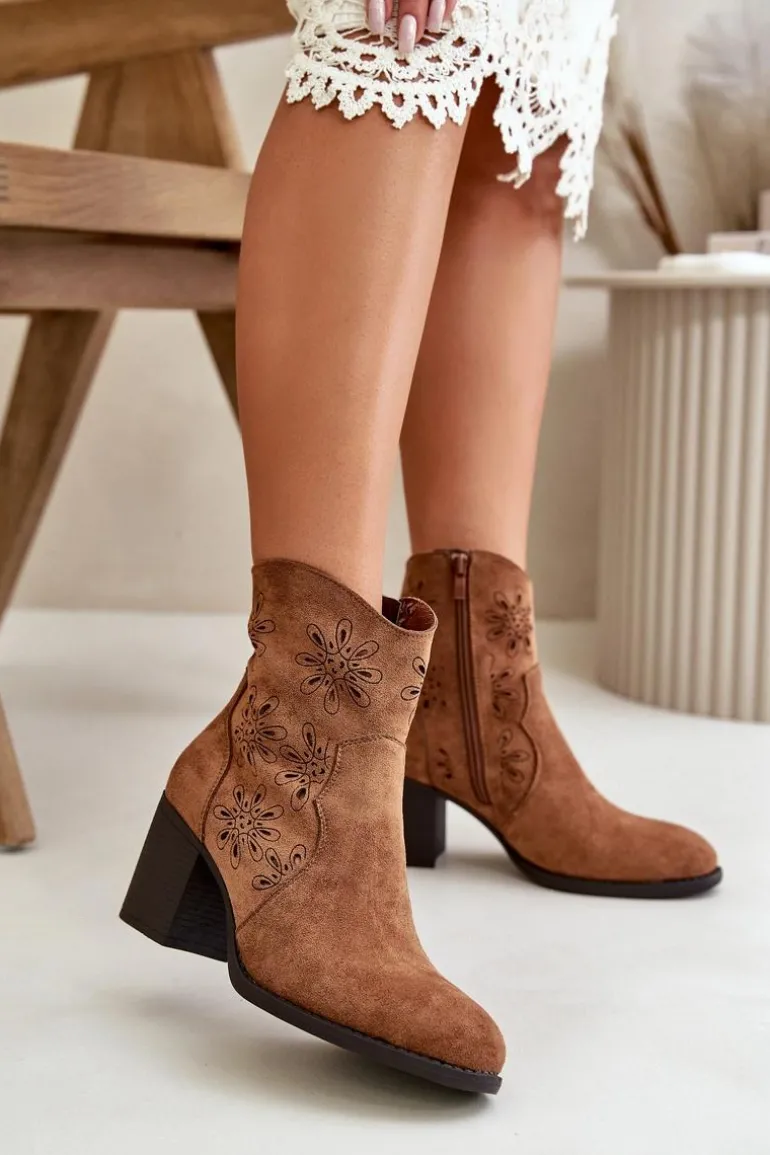 Botki Z Ażurową Cholewką Na Słupku Eko Zamszowe Brązowe Nevishiia