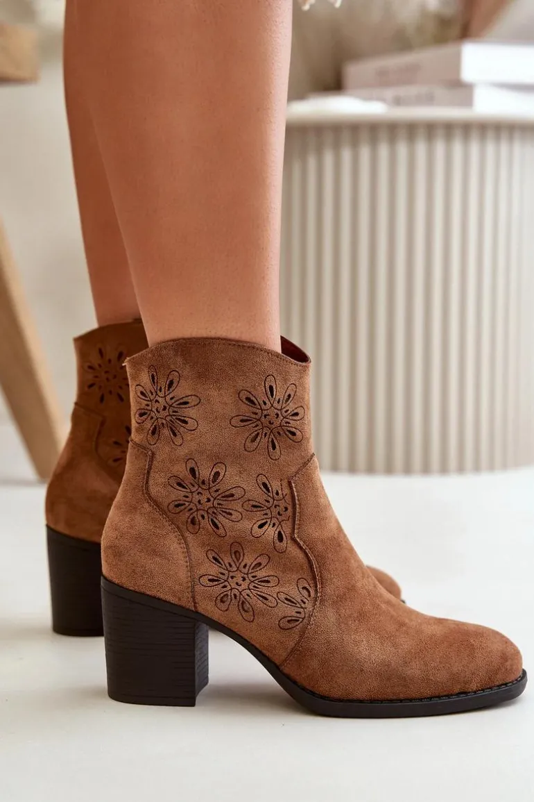 Botki Z Ażurową Cholewką Na Słupku Eko Zamszowe Brązowe Nevishiia