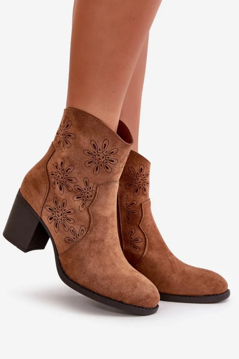 Botki Z Ażurową Cholewką Na Słupku Eko Zamszowe Brązowe Nevishiia