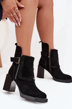 Botki Z Naturalnego Zamszu Na Słupku Z Klamrą Vinceza 91152 Czarne