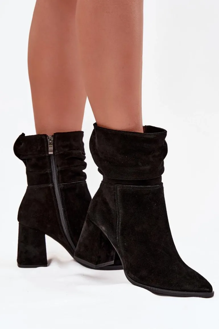 Botki Z Naturalnego Zamszu Ocieplane Na Słupku Z Marszczeniem Zazoo 4216 Czarne