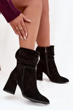 Botki Z Naturalnego Zamszu Ocieplane Na Słupku Z Marszczeniem Zazoo 4216 Czarne