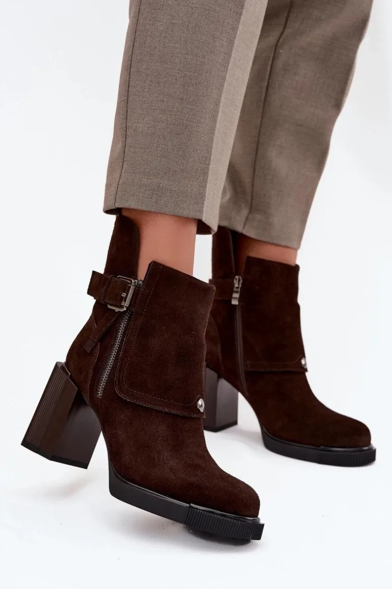 Botki Z Naturalnego Zamszu Na Słupku Z Klamrą Vinceza 91152 Czekoladowe