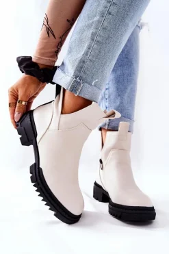 Botki Z Wycięciem Na Suwak Białe Corano