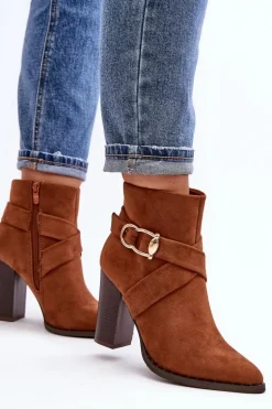 Botki Zamszowe Na Słupku Z Klamrą Camel Eftane