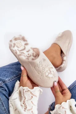 Błyszczące Kapcie Damskie Beżowe Geraja