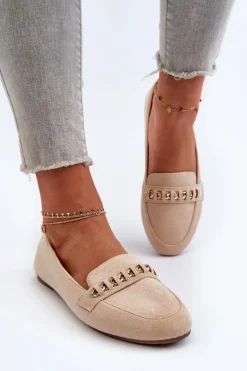 Błyszczące Mokasyny Damskie Z Łańcuchem Beżowe Aredilla