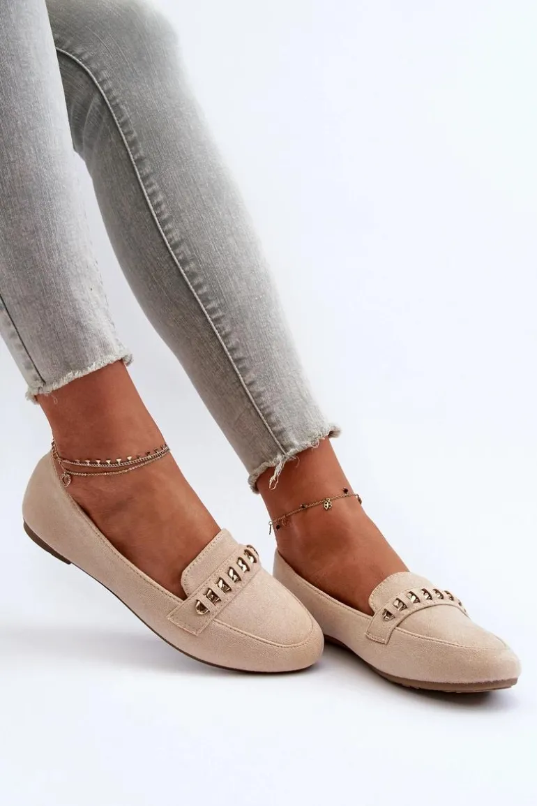 Błyszczące Mokasyny Damskie Z Łańcuchem Beżowe Aredilla