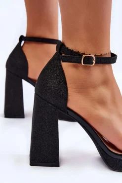 Błyszczące Sandałki Na Masywnym Obcasie Czarne Calmi