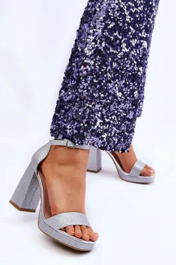 Błyszczące Sandałki Na Masywnym Obcasie Srebrne Calmi