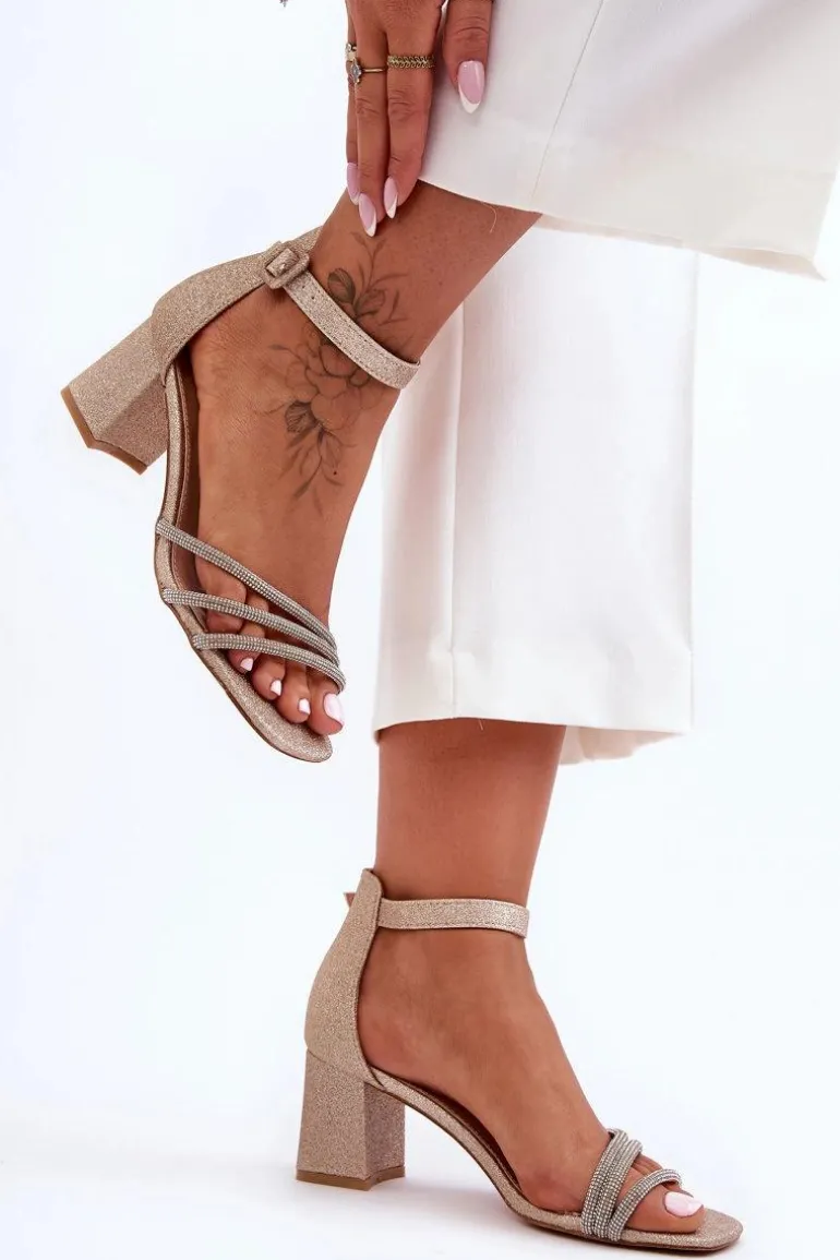 Błyszczące Sandałki Na Obcasie Złote Enenor