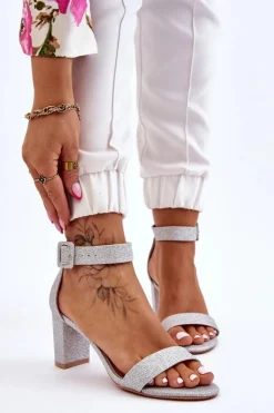 Błyszczące Sandałki Na Obcasie Srebrne Maxim