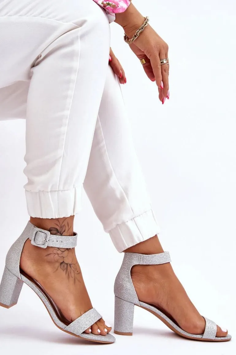 Błyszczące Sandałki Na Obcasie Srebrne Maxim