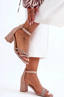 Błyszczące Sandałki Na Obcasie Beżowe Enenor