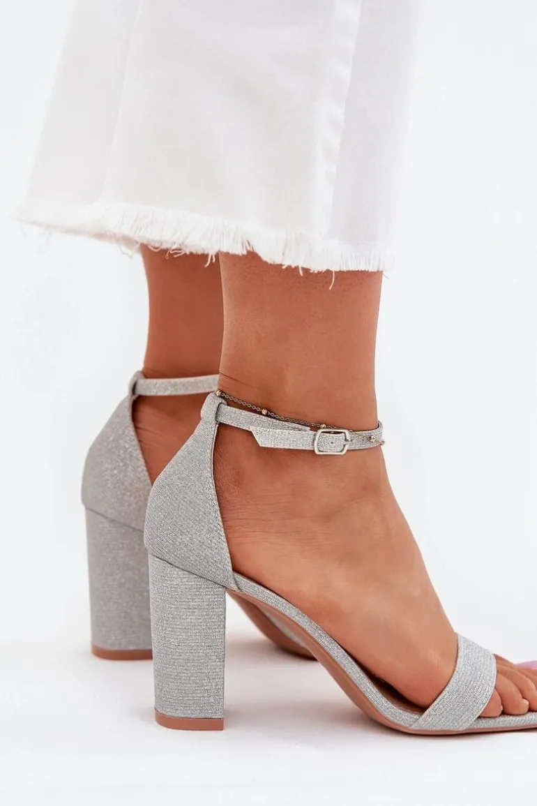 Błyszczące Sandały Damskie Na Słupku Srebrne Kavina