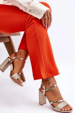 Błyszczące Sandały Na Obcasie Złote Alicia