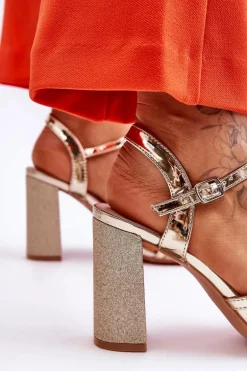 Błyszczące Sandały Na Obcasie Złote Alicia