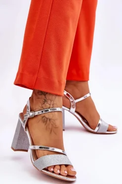 Błyszczące Sandały Na Obcasie Srebrne Alicia
