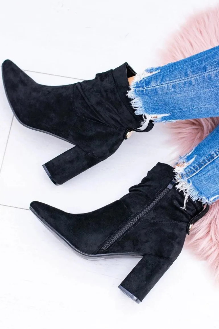 Czarne Zamszowe Botki Na Słupku Bresci