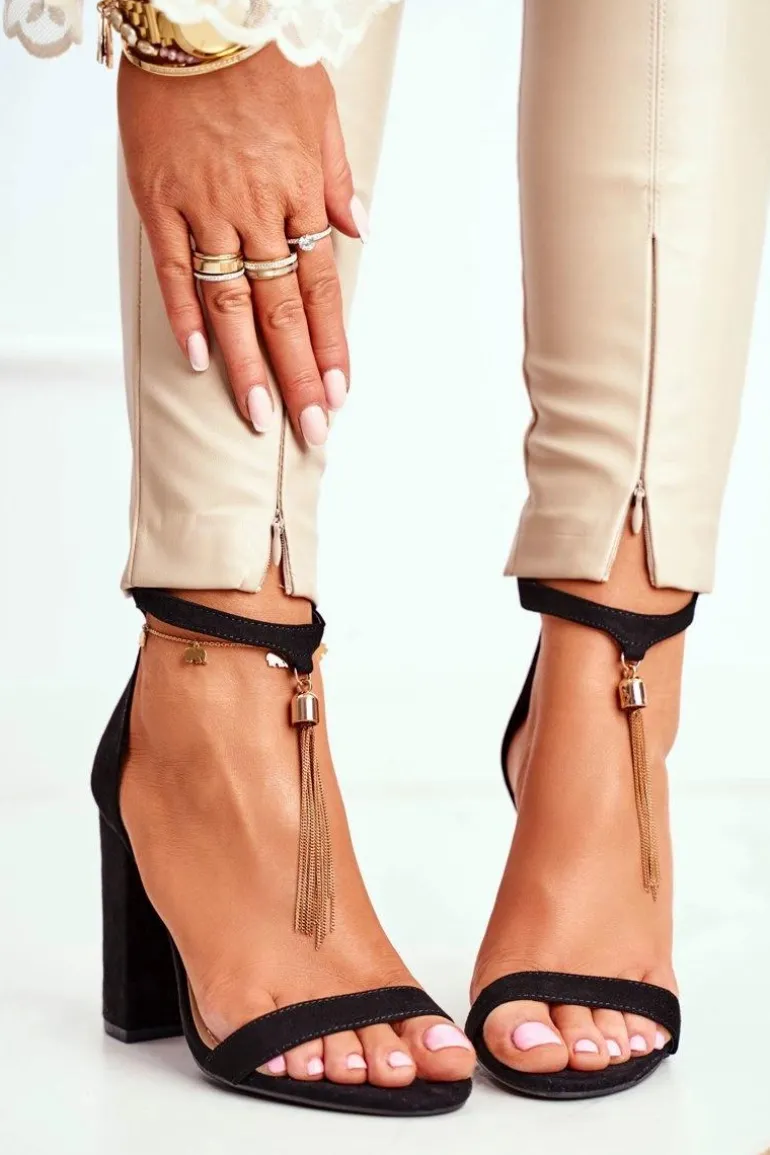 Czarne Zamszowe Sandałki na Słupku z Frędzlem Annick