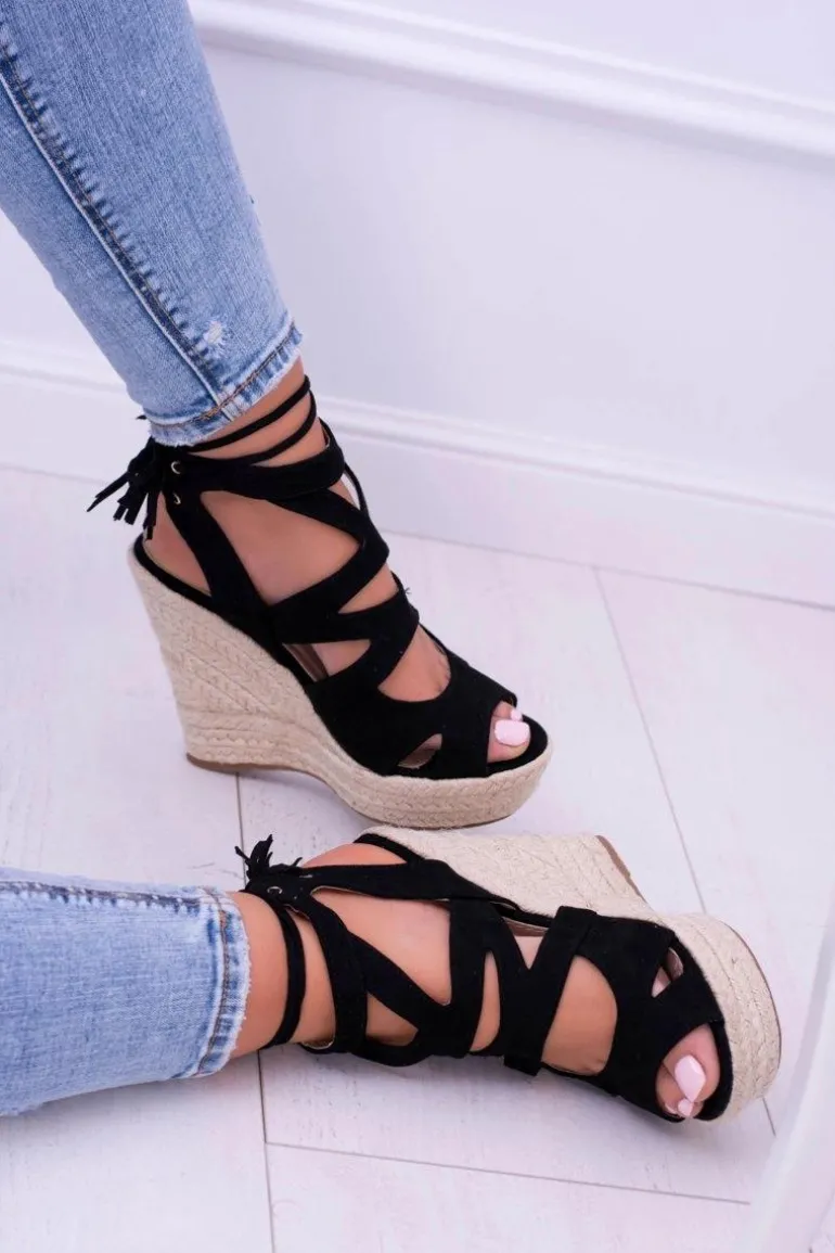 Czarne Zamszowe Sandały Na Koturnie Nowelio