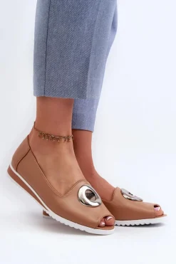 Czółenka Damskie Z Ozdobą Eko Skórzane Ciemnobeżowe Biolita