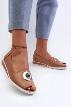 Czółenka Damskie Z Ozdobą Eko Skórzane Ciemnobeżowe Biolita