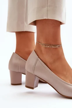 Czółenka Na Niskim Słupku Z Ozdobą Beżowe Aeliris