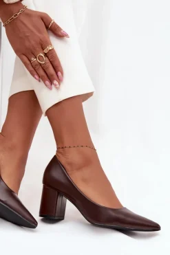 Czółenka Na Słupkowym Obcasie Ze Szpiczastymi Noskami Czekoladowe Ryvessa