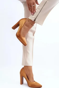 Czółenka Na Słupku Camel Piatti