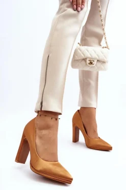 Czółenka Na Słupku Camel Piatti