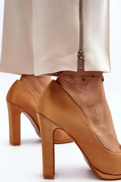 Czółenka Na Słupku Camel Piatti