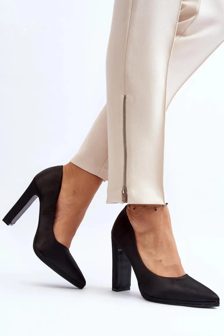 Czółenka Na Słupku Czarne Piatti