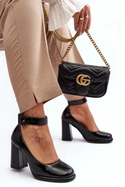 Czółenka Na Słupku Z Klamrą Czarne Idovana