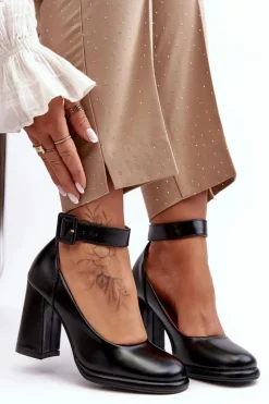 Czółenka Na Słupku Z Klamrą Czarne Idovana