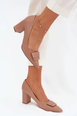 Czółenka Na Słupku Z Ozdobą Ciemnobeżowe Celira