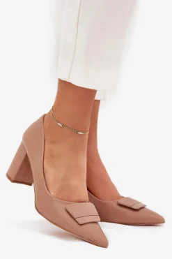 Czółenka Na Słupku Z Ozdobą Ciemnobeżowe Celira