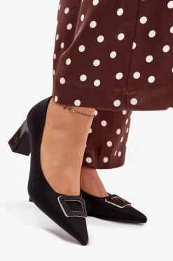 Czółenka Na Słupku Z Ozdobną Klamrą Czarne Seriva