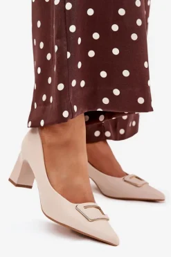 Czółenka Na Słupku Z Ozdobną Klamrą Beżowe Seriva