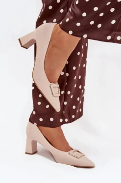 Czółenka Na Słupku Z Ozdobną Klamrą Beżowe Seriva